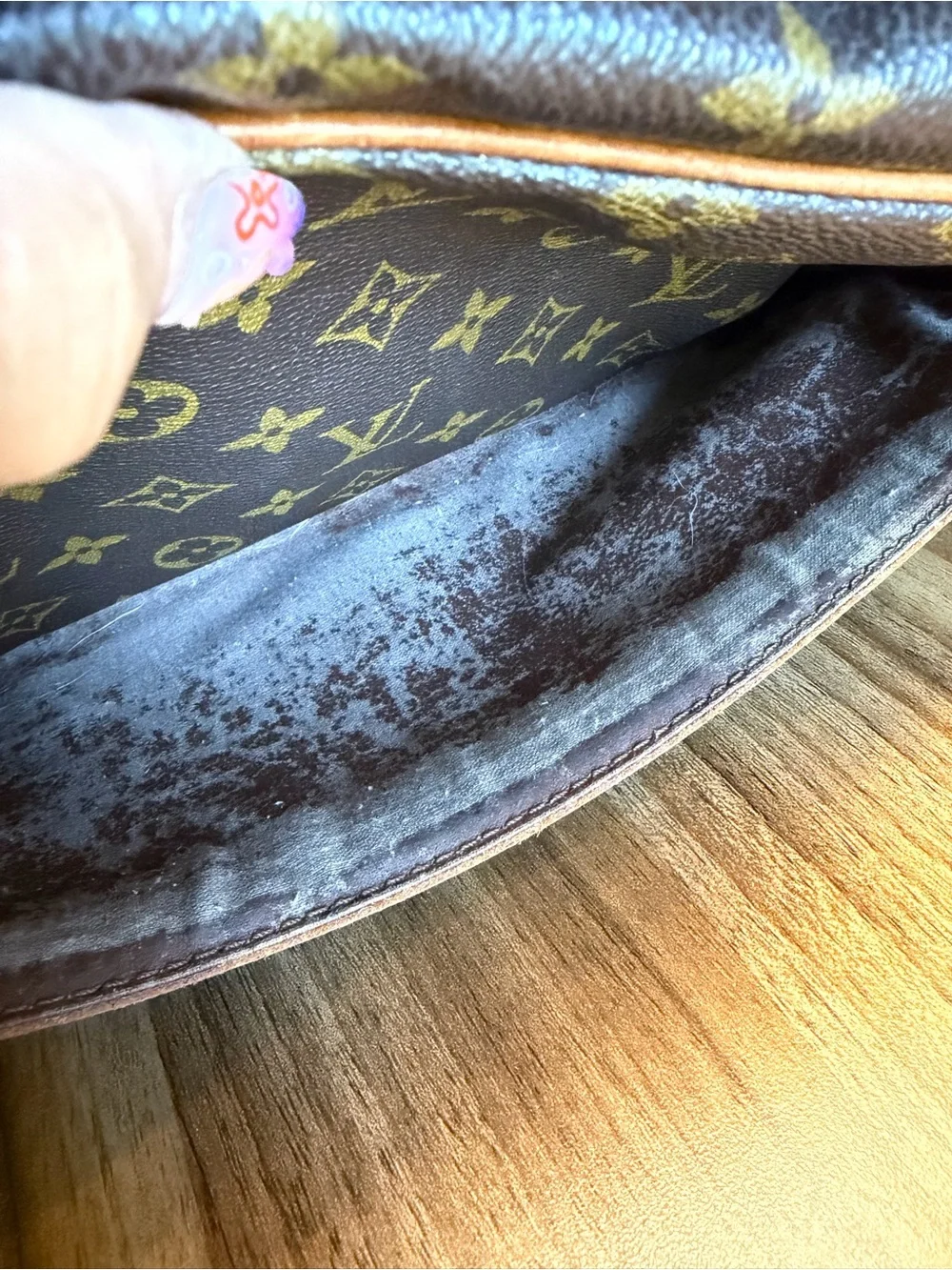 Louis Vuitton Monogram Canvas Crossbody with Gold Chain and Tan Trim